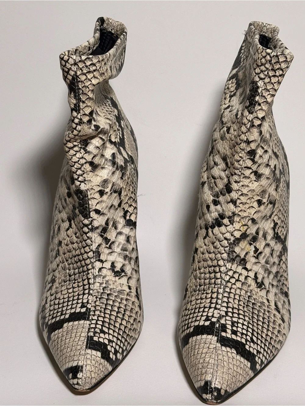 Vince Camuto eye catching